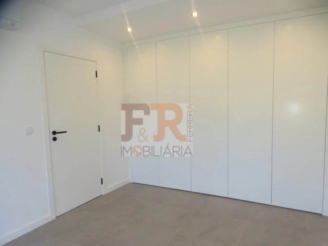 Moradia T4 para Venda em Fernao Ferro Foto 21