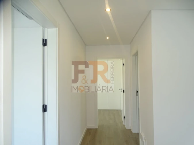 Moradia T4 para Venda em Fernao Ferro Foto 24