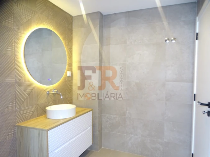 Moradia T4 para Venda em Fernao Ferro Foto 26