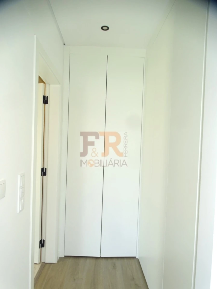 Moradia T4 para Venda em Fernao Ferro Foto 32
