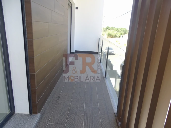 Moradia T4 para Venda em Fernao Ferro Foto 40
