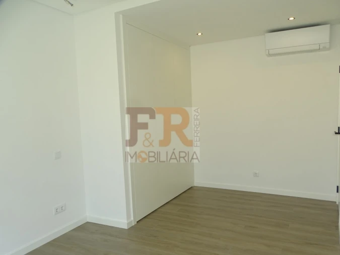Moradia T4 para Venda em Fernao Ferro Foto 45