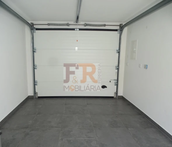 Moradia T4 para Venda em Fernao Ferro Foto 47