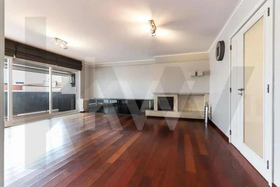 Apartamento T2 para Arrendamento em Lumiar Foto 19