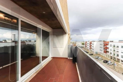 Apartamento T2 para Arrendamento em Lumiar