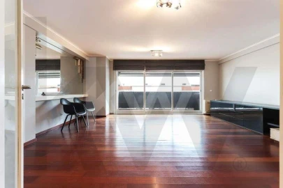 Apartamento T2 para Arrendamento em Lumiar