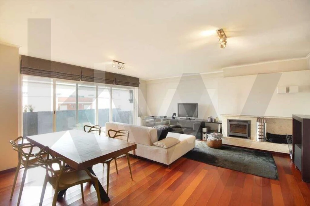 Apartamento T2 para Arrendamento em Lumiar Foto 1