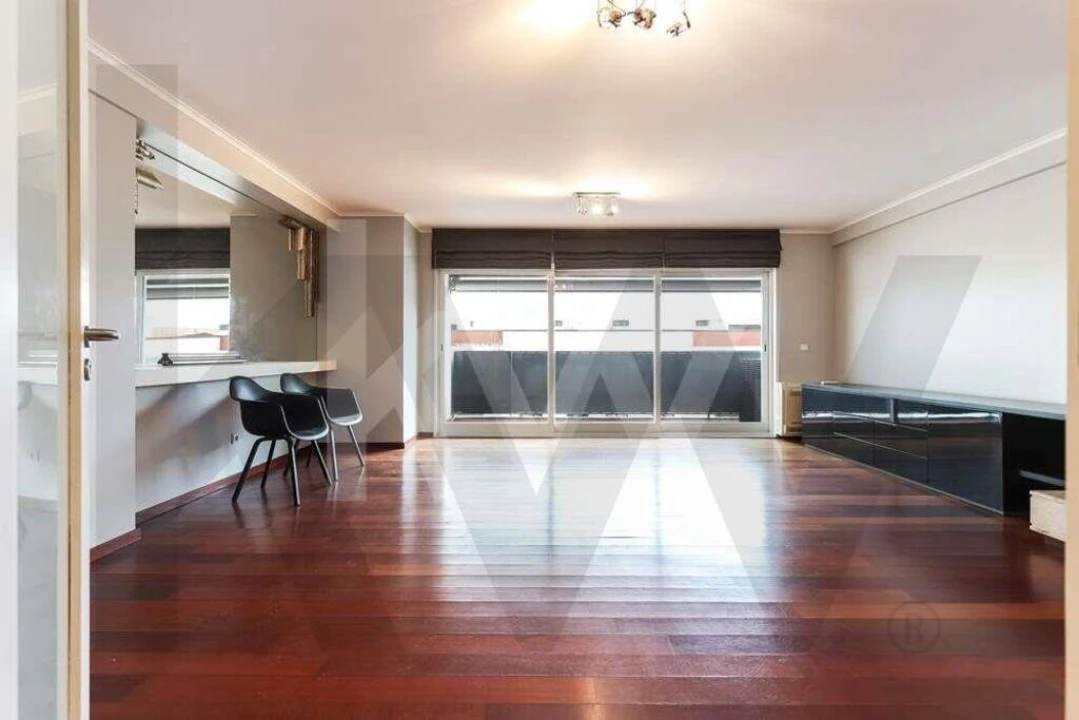 Apartamento T2 para Arrendamento em Lumiar Foto 12