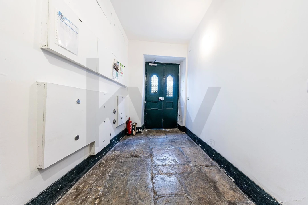 Apartamento T1 para Arrendamento em Santo António Foto 28