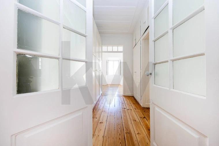 Apartamento T1 para Arrendamento em Santo António Foto 9