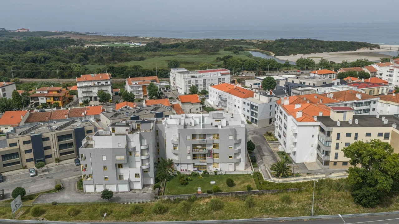 Apartamento T3 para Venda em Vila Praia de Ancora Foto 30