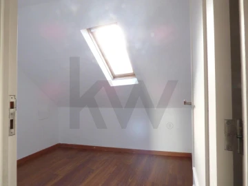 Apartamento T3 para Arrendamento em Misericórdia