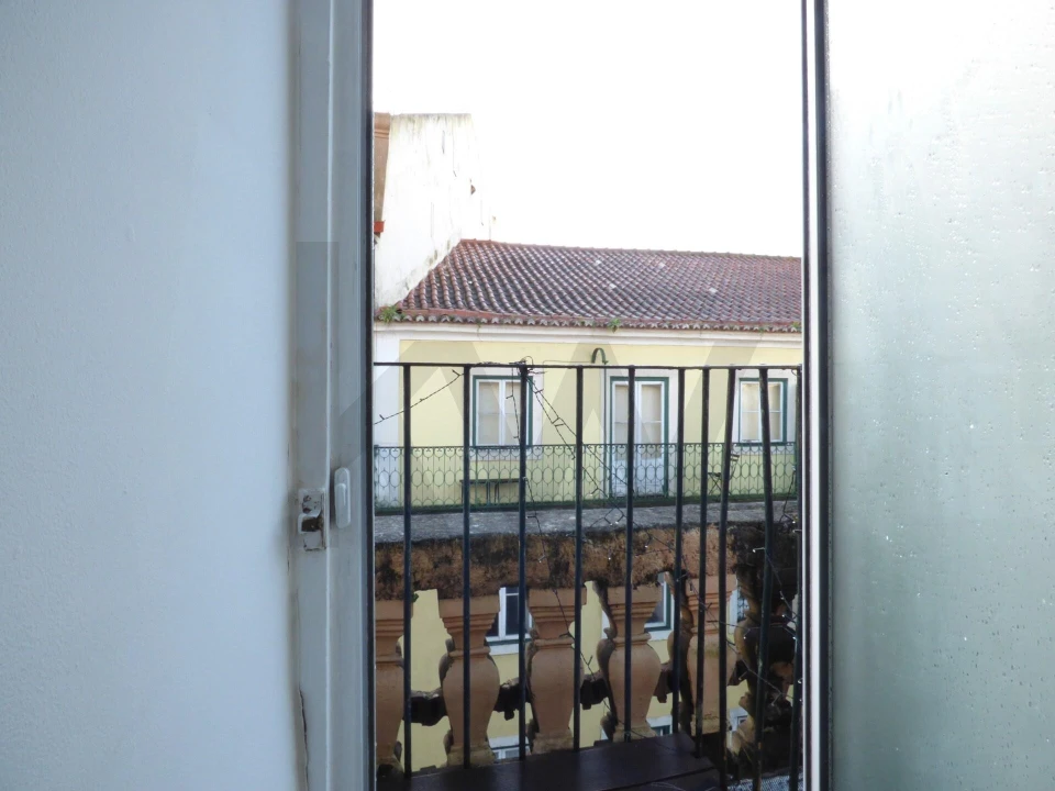 Apartamento T3 para Arrendamento em Misericórdia Foto 21