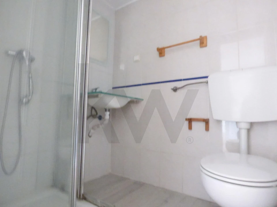 Apartamento T3 para Arrendamento em Misericórdia Foto 8