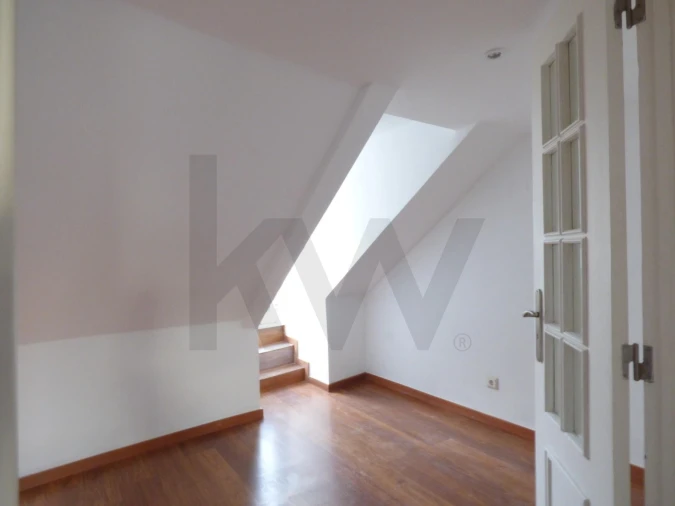 Apartamento T3 para Arrendamento em Misericórdia Foto 14