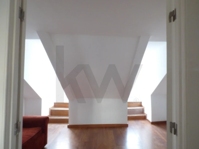 Apartamento T3 para Arrendamento em Misericórdia Foto 13