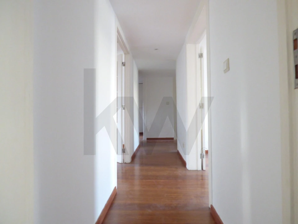 Apartamento T3 para Arrendamento em Misericórdia Foto 19