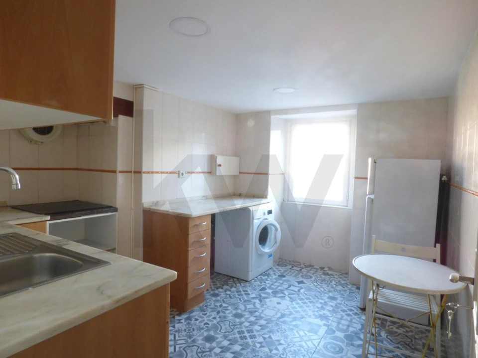 Apartamento T3 para Arrendamento em Misericórdia Foto 10