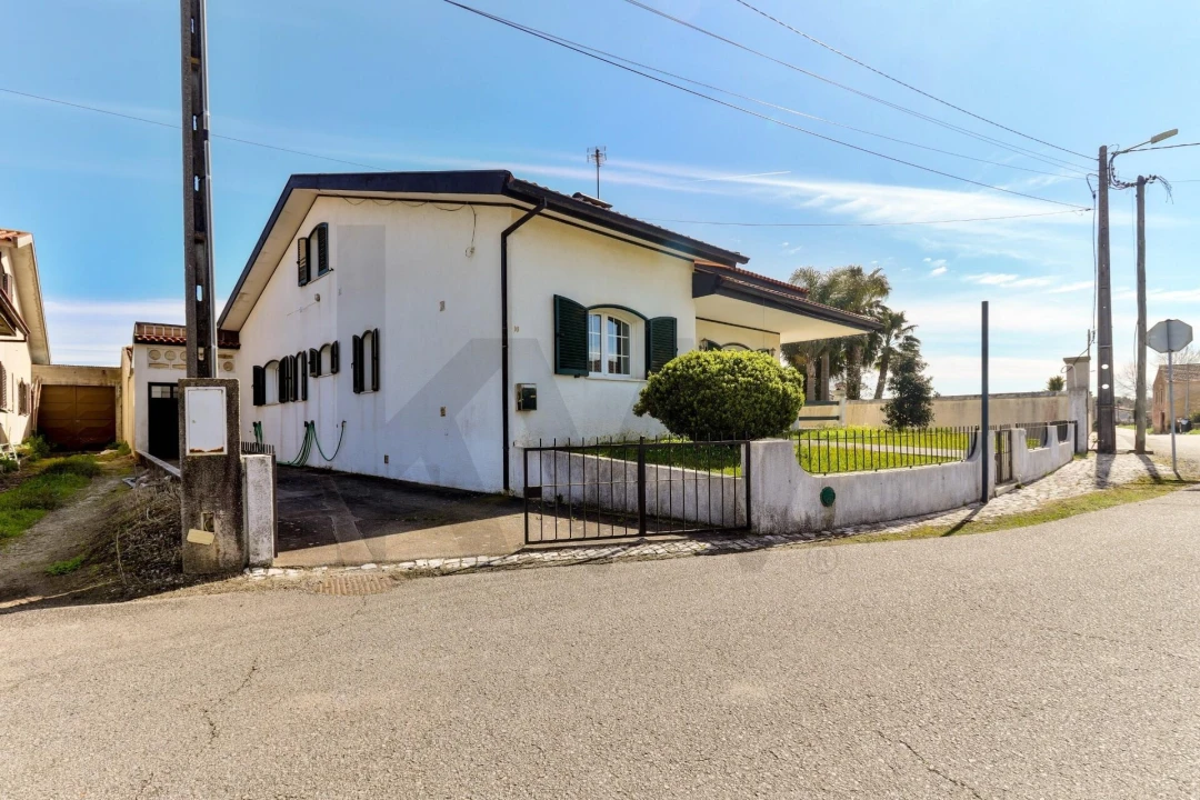 Moradia T3 para Venda em Oiã Foto 26