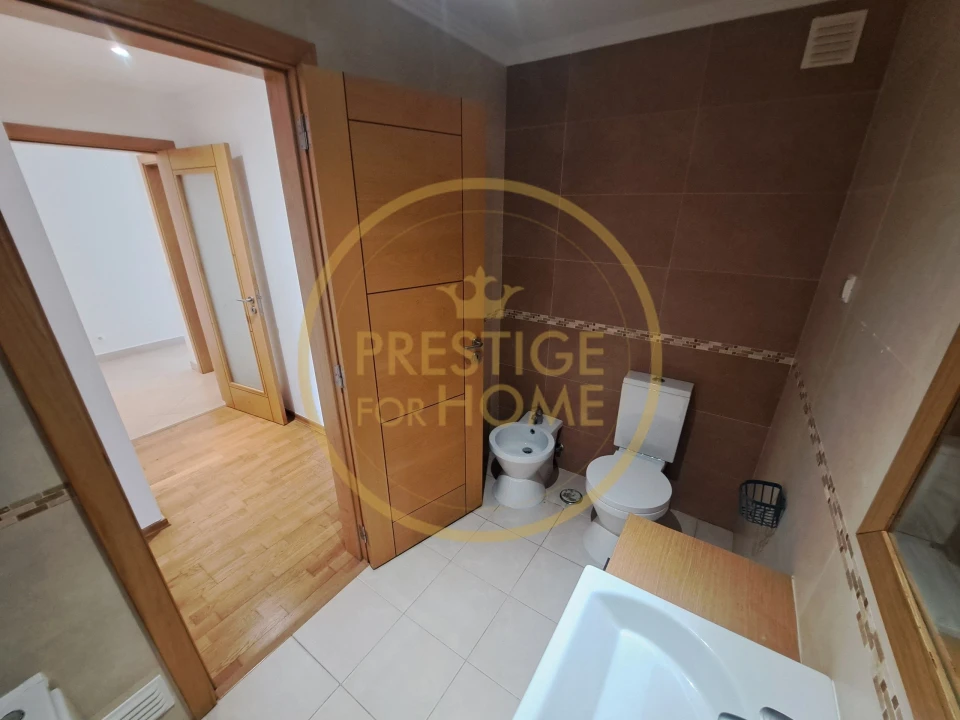 Apartamento T2 para Venda em Loule (São Clemente) Foto 18