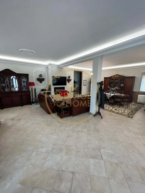Moradia T6 para Venda em Loule (São Clemente)