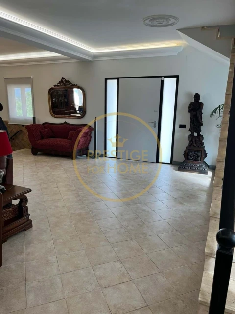 Moradia T6 para Venda em Loule (São Clemente)