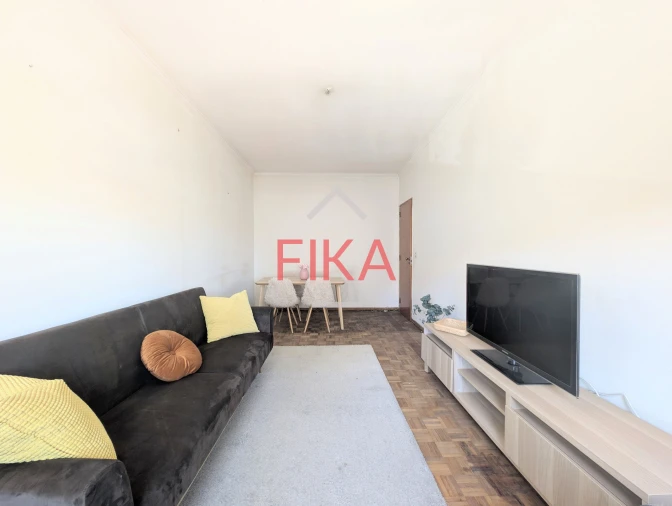 Apartamento T2 para Venda em Amora Foto 2