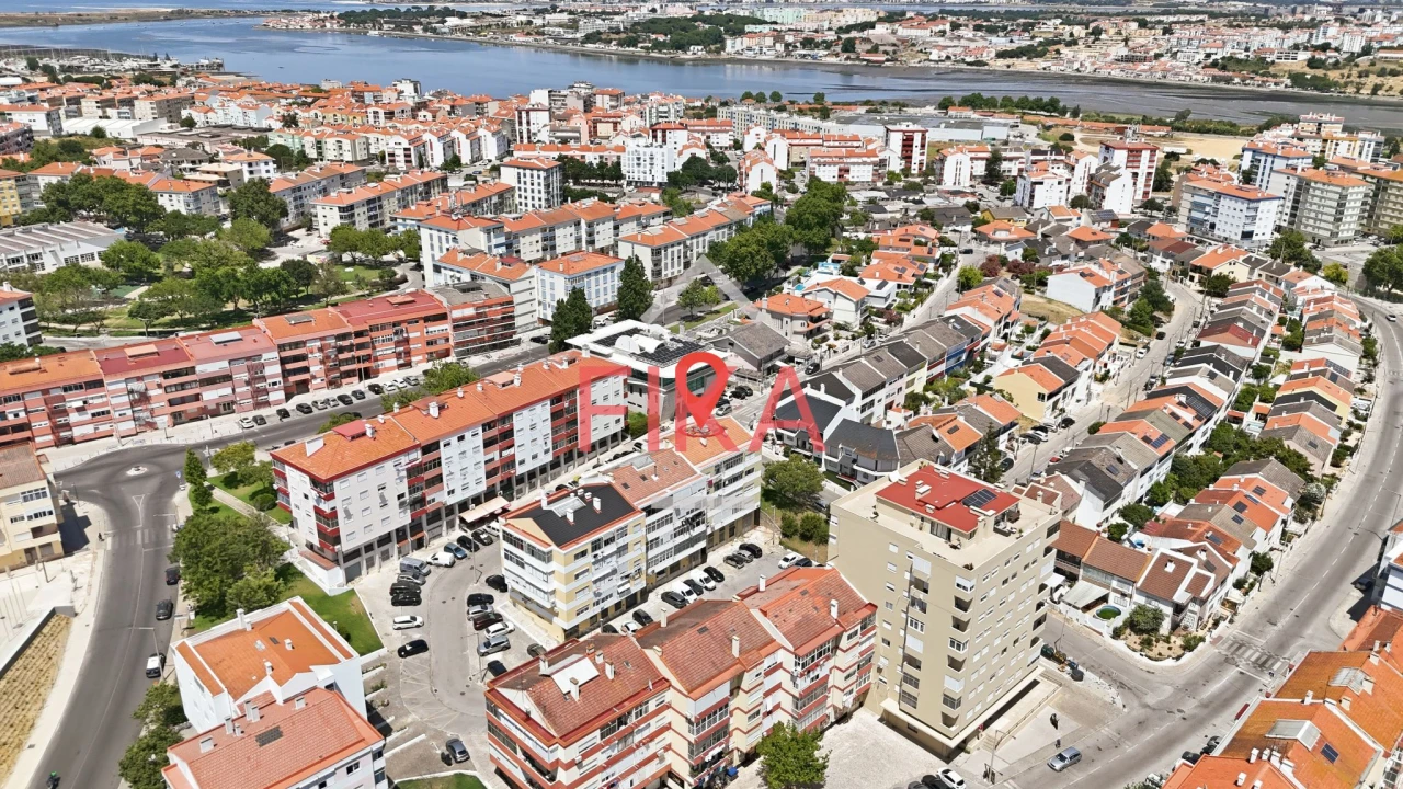 Apartamento T2 para Venda em Amora Foto 29