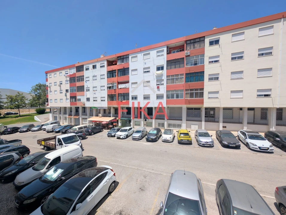 Apartamento T2 para Venda em Amora Foto 12