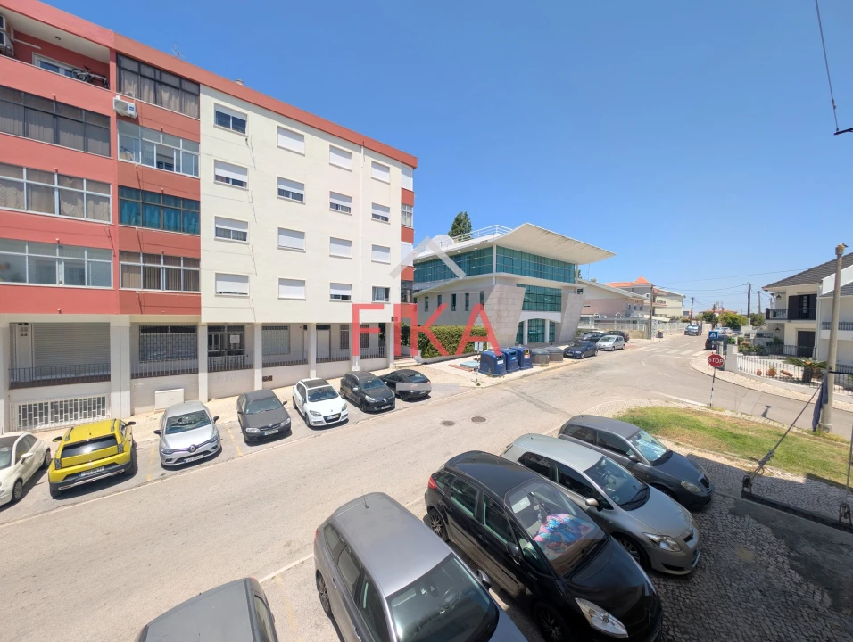 Apartamento T2 para Venda em Amora Foto 11