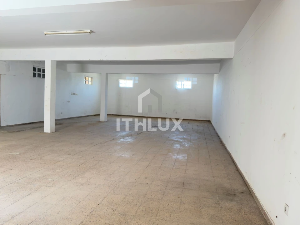 Armazém para Venda em Pechão Foto 1