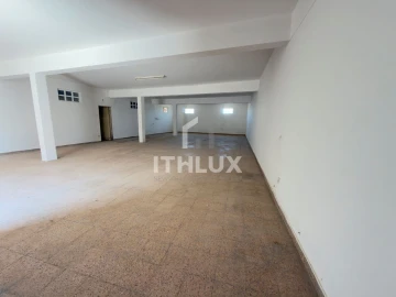 Armazém para Venda em Pechão