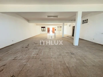 Armazém para Venda em Pechão