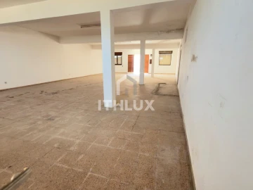 Armazém para Venda em Pechão