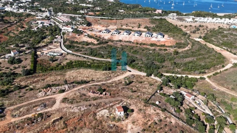 Terreno para Venda em Estômbar e Parchal