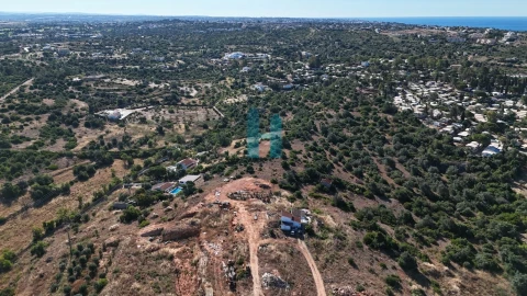 Terreno para Venda em Estômbar e Parchal