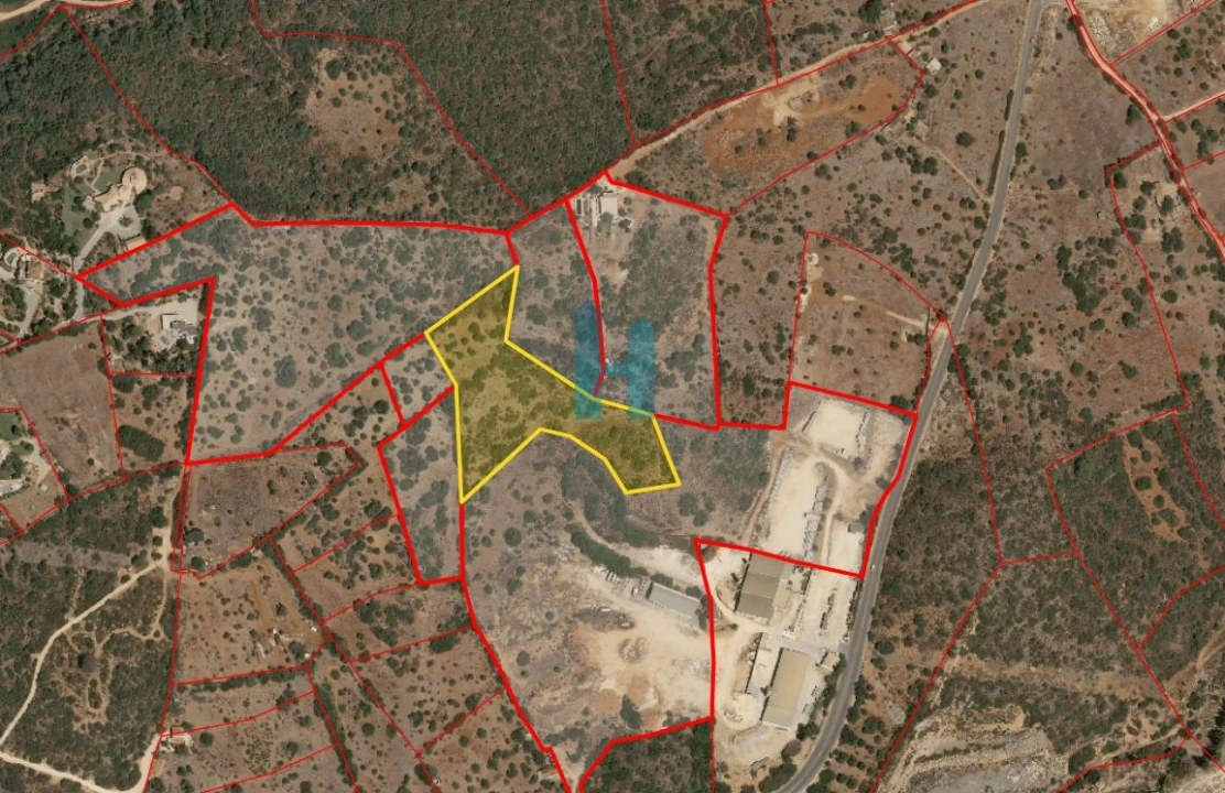 Terreno para Venda em Estômbar e Parchal Foto 1