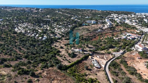 Terreno para Venda em Estômbar e Parchal
