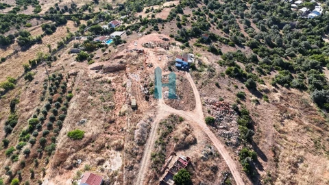 Terreno para Venda em Estômbar e Parchal