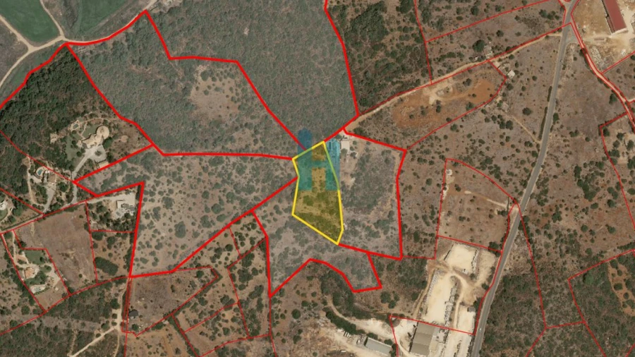 Terreno para Venda em Estômbar e Parchal