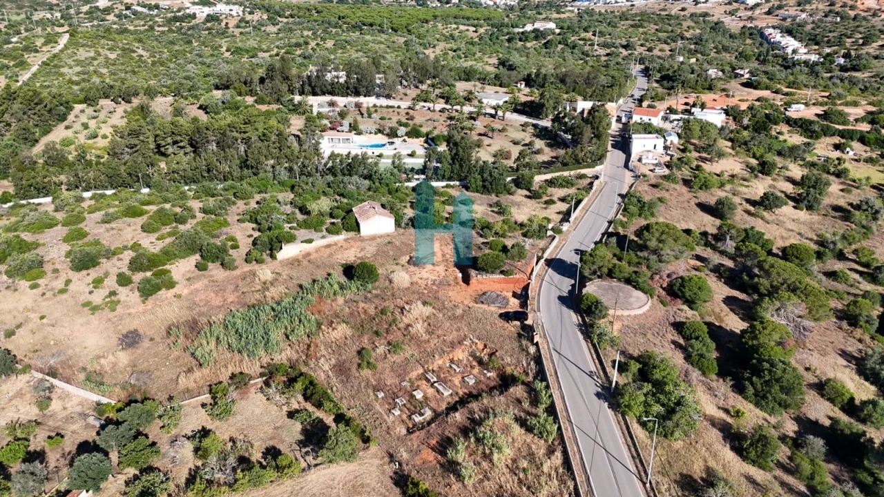 Terreno para Venda em Estômbar e Parchal Foto 9