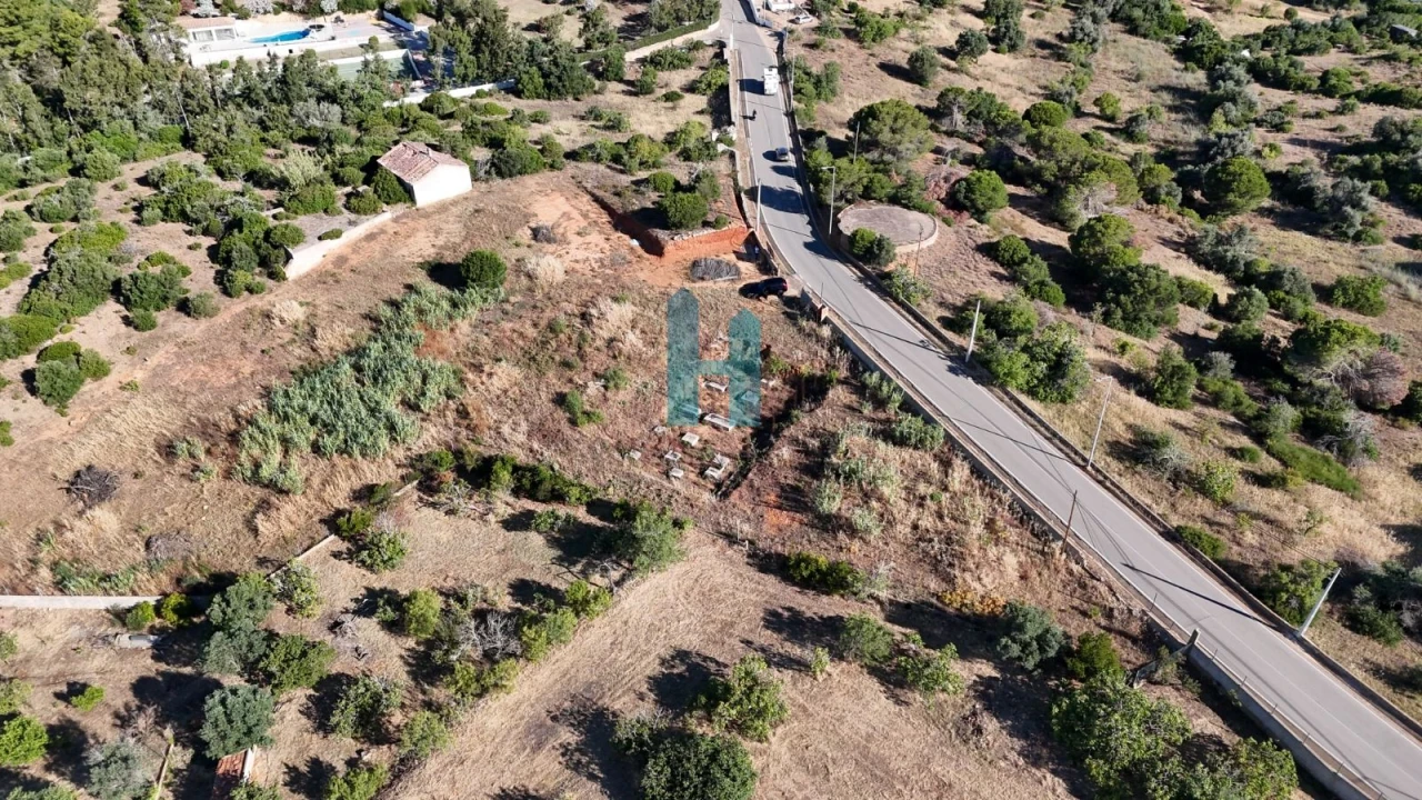 Terreno para Venda em Estômbar e Parchal Foto 8