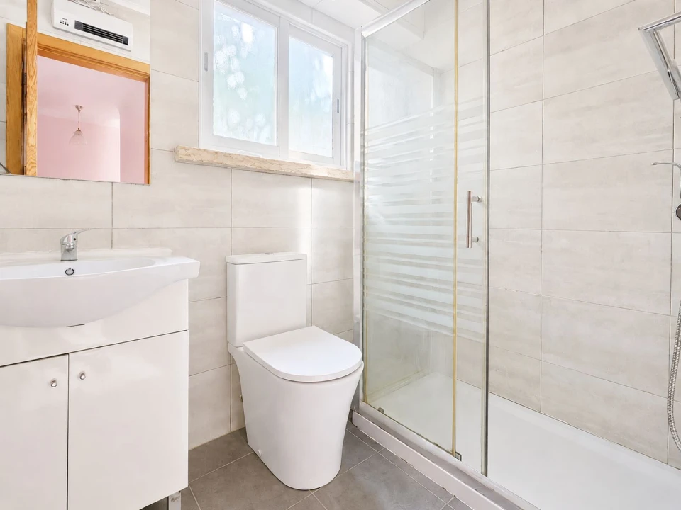 Apartamento T2 para Venda em Venteira Foto 3
