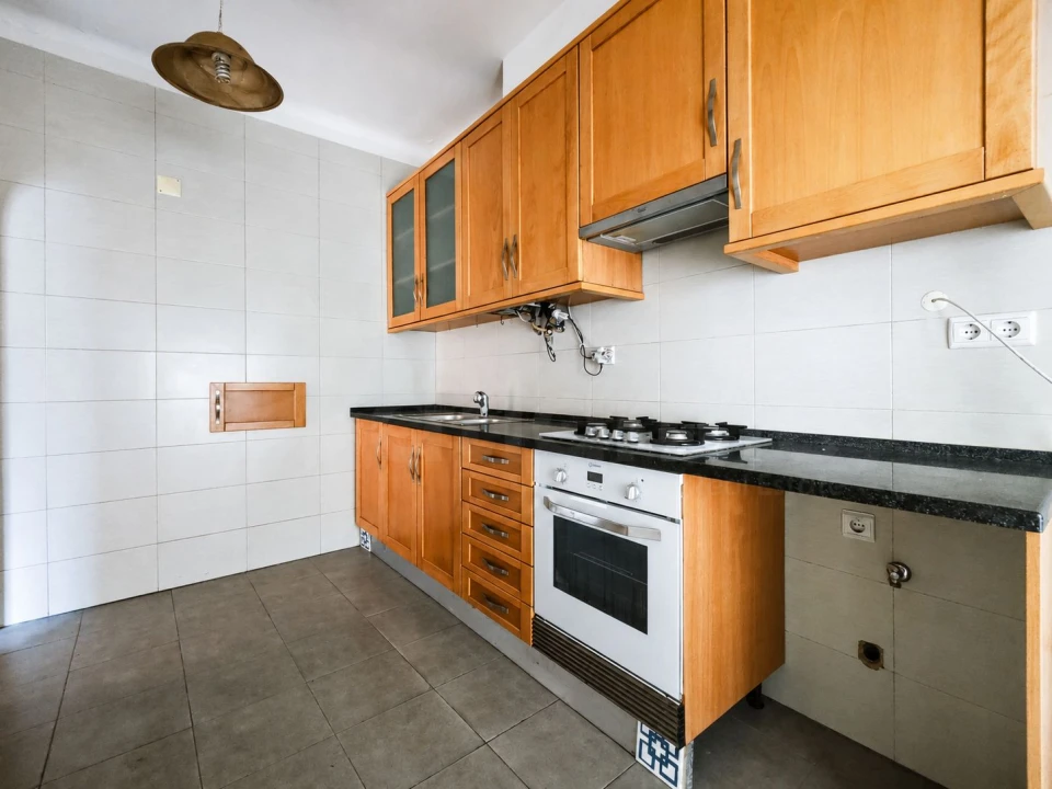 Apartamento T2 para Venda em Venteira Foto 9