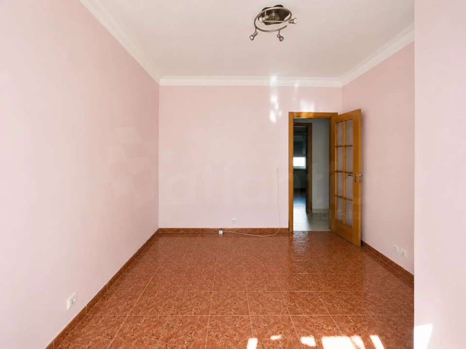 Apartamento T2 para Venda em Venteira Foto 6