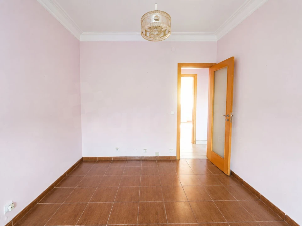 Apartamento T2 para Venda em Venteira Foto 11