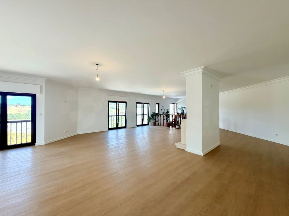 Apartamento T3 para Venda em Casal de Cambra Foto 30