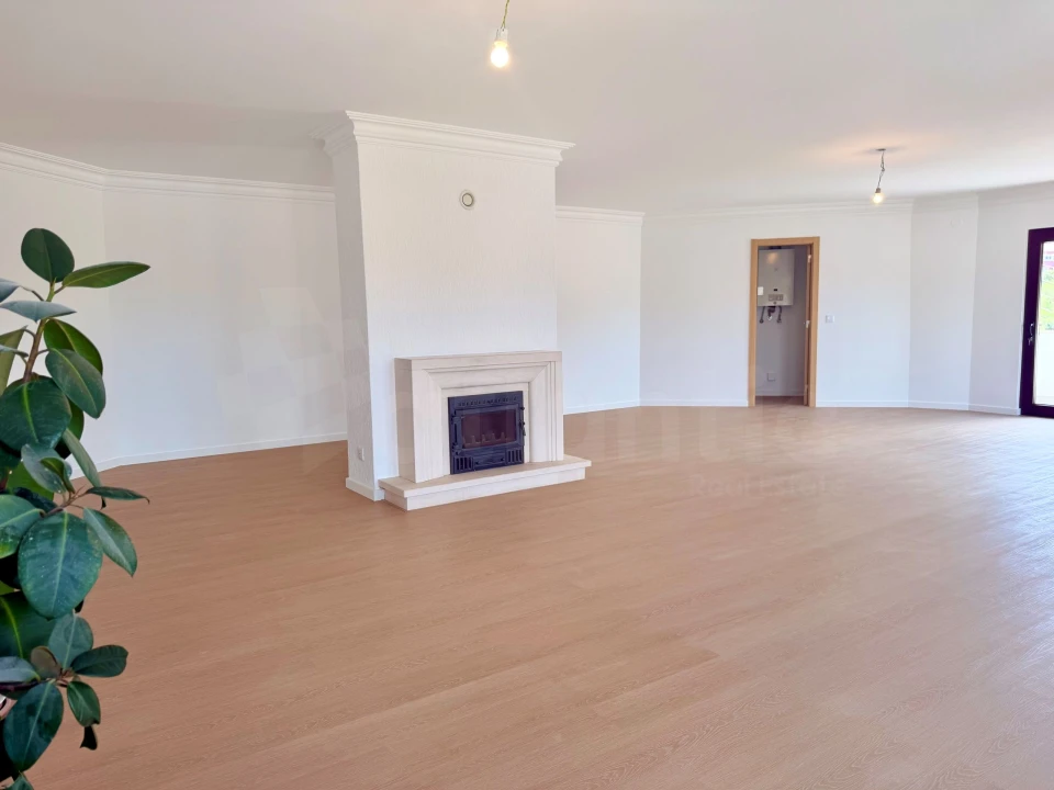 Apartamento T3 para Venda em Casal de Cambra Foto 32