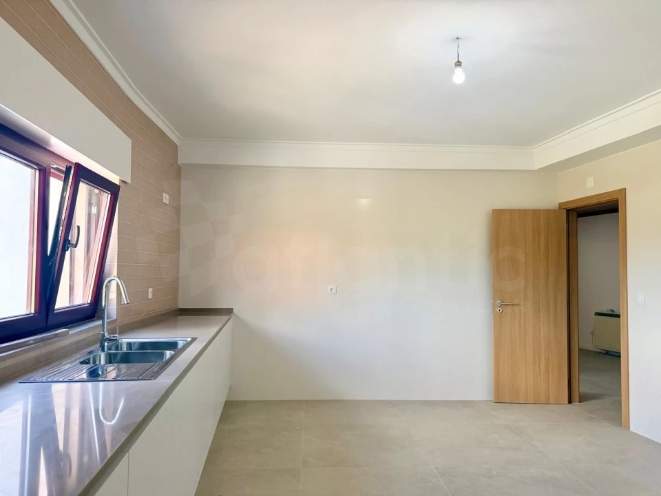 Apartamento T3 para Venda em Casal de Cambra Foto 5