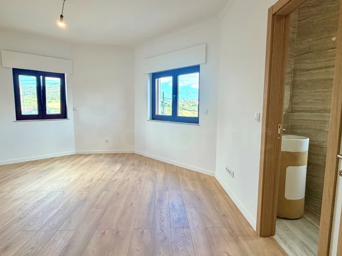 Apartamento T3 para Venda em Casal de Cambra Foto 24